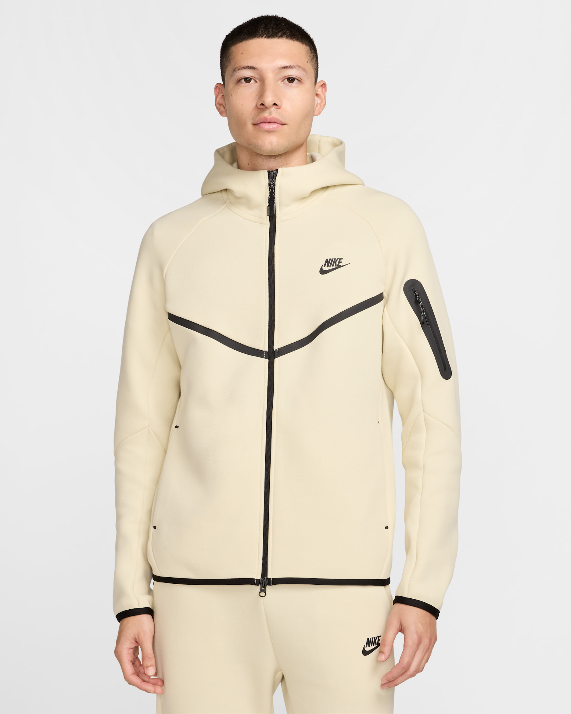 米のカロリー3000　NIKE Tech Fleece Nike Tech Men's Fleece Windrunner Full-Zip Jacket. Nike.com